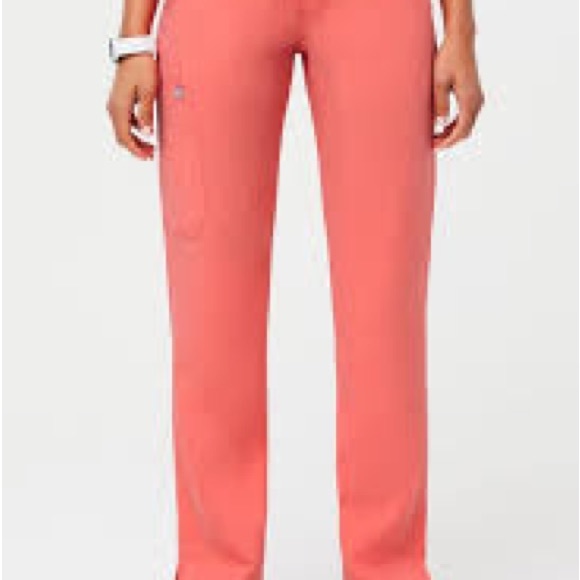 Limited Edition Figs
Hot Coral
Yellow Drawstring
Kade pants XXS/Regular - Picture 3 of 9